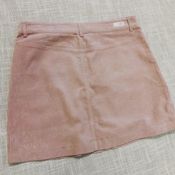 ✨2/$30✨ Pink Almost Famous Corduroy zipper front skirt - Picture 3 of 4